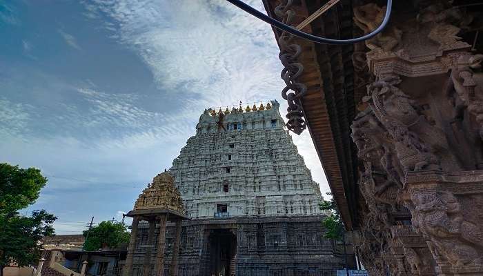 The facade of Arulmigu Sri Varadharaja Perumal Temple