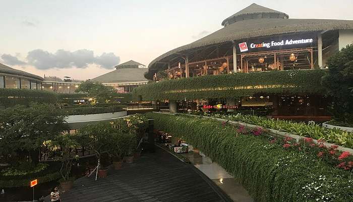 outer view of Beachwalk Shopping Center