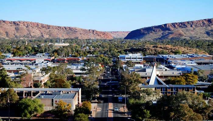 The best time when tourists ought to frequent Cafes in Alice Springs is between April and September