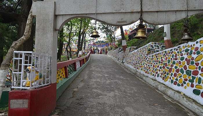 The path to the Mahakal temple