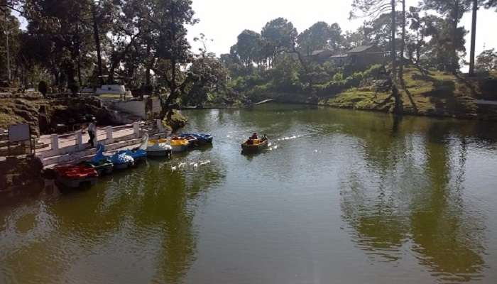 Stroll around Bhulla Tal Lake