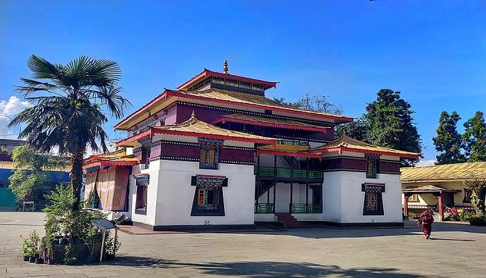 The architecture of the Enchey Monastery resembles a Chinese Pagoda