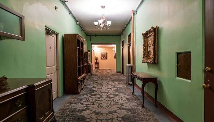 An old and rustic lobby of the charming Outlook.