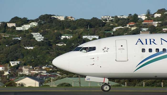 Boeing 737-300 (Air New Zealand) Wellington Airport