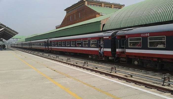 Reach Tarsar Lake by train.