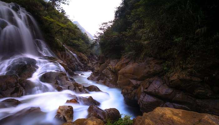 Mesmerising Vihigaon waterfall enchanting the travellers