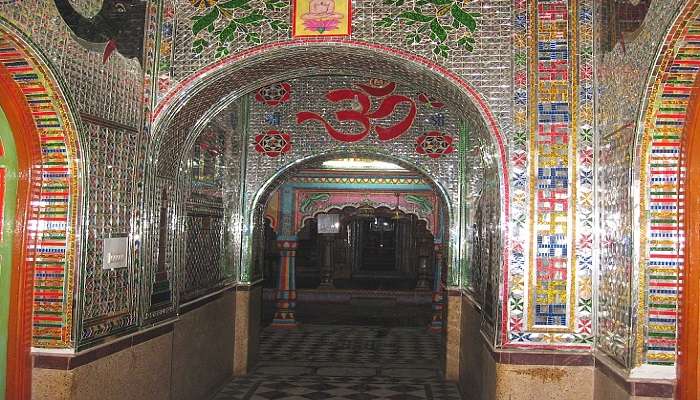 Beautiful view of Kanch Mandir, Indore to visit near the Rajwada Palace.