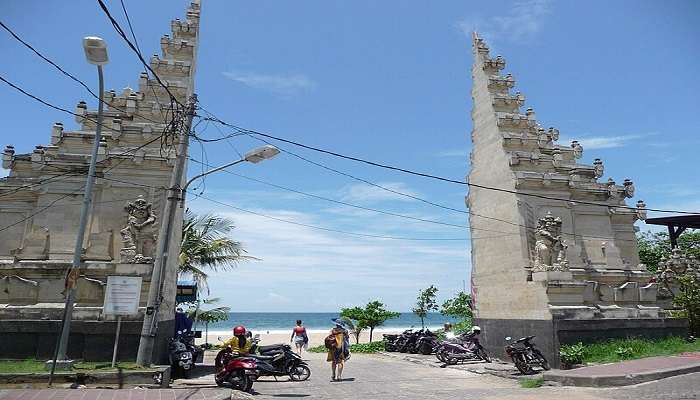 busy street scene in Legian