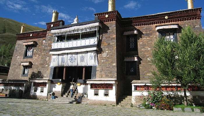 Mindrolling Monastery situated near Tapkeshwar Temple In Dehradun.