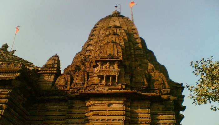 The Naroshankar temple is a famous tourist attraction just a short drive away near the ram kund.