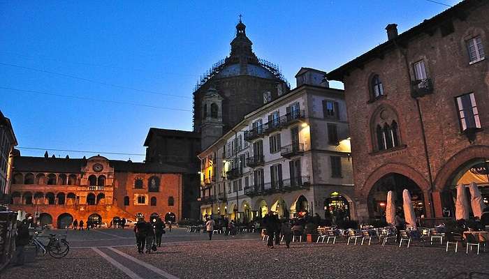 Pavia is one of the most beautiful day-out in Milan