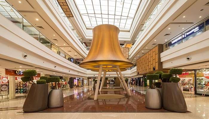 Inside view of Phoenix Marketcity, Biggest Malls In Mumbai