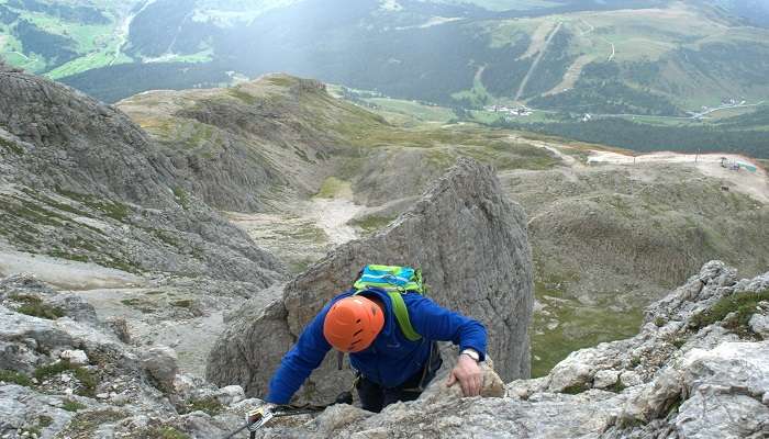 Rock Climbing at Chauli Ki Jali In Mukteshwar.