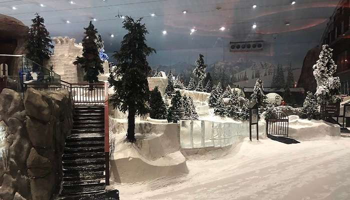 Have fun at Ski Dubai when visiting tha place