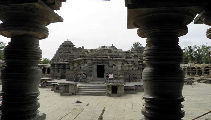  Somanathapura Temple is an ancient place to visit near Tip Sultan’s Palace Bangalore