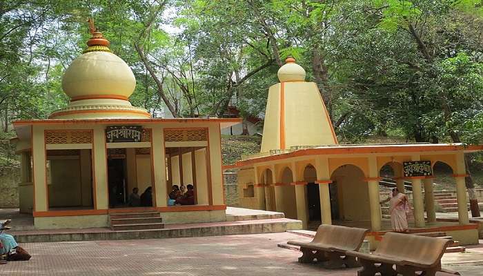 visit the temple near the Gangapur dam in nashik.