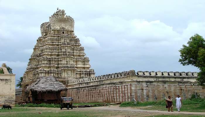  The exteriors of the temple located.