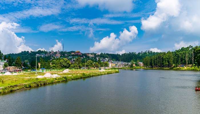 Panoramic view of Mirik town situated along Sumendu Lake.