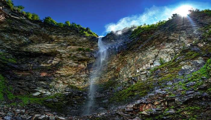 The majestic cascade of Omanawa Falls