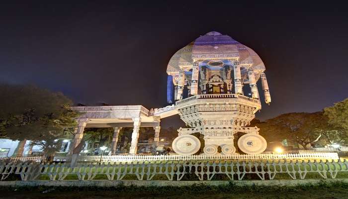  Valluvar Kottam at night