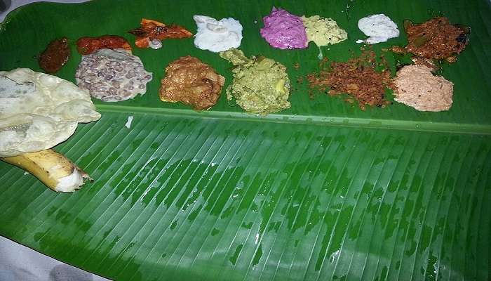 Sadhya meal, a festive food platter to taste the authenticity in Angamaly restaurants 