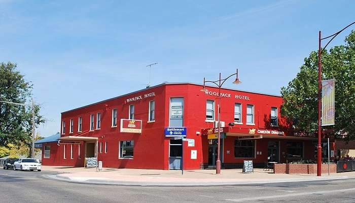 Facade of Woolpack Hotel Tumut