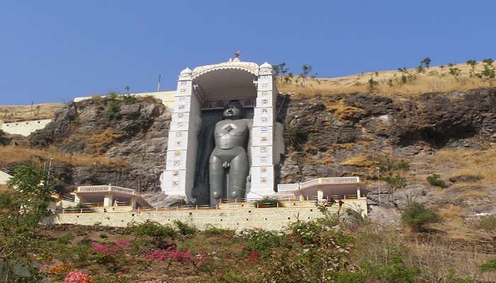 The tall statue of Bhagwan Adinath at Bawangaja