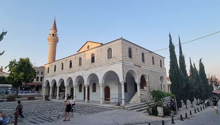 The Alaçatı Marketplace Mosque, one of the famous places to visit in Alaçatı.