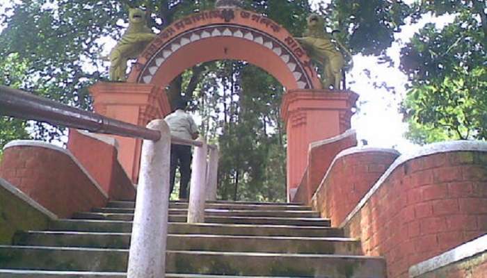 Pray at the Mahamaya Temple in Assam