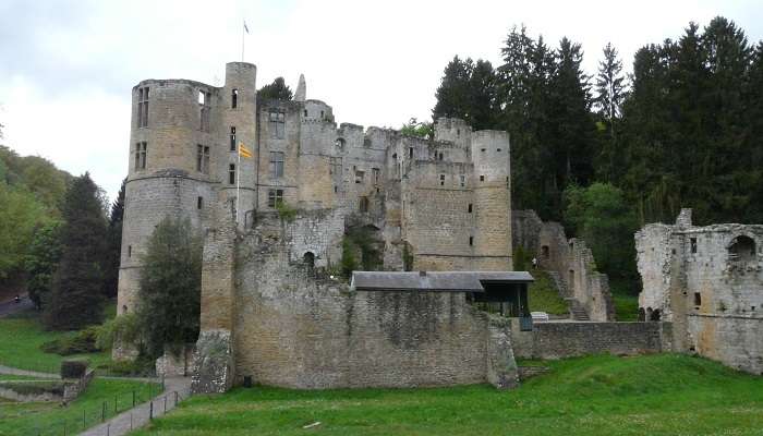 La vue de Beaufort Castle