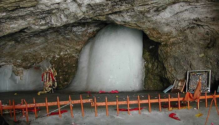 Shiva Lingam inside Amarnath Cave Temple near Pissu Top