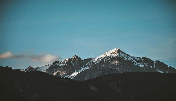 Explore the famous Blue Mountain near Palak Lake