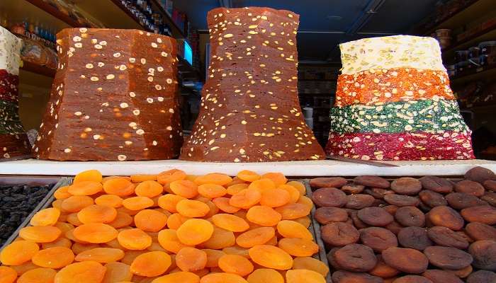 The apricot cakes to try.