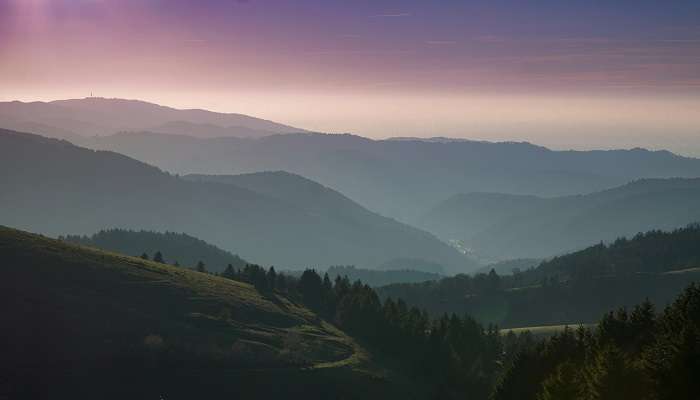  Trek along the tranquil valleys of Hill