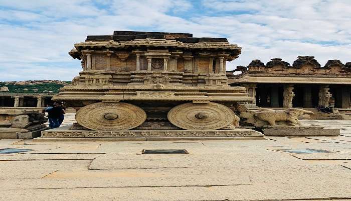 the stone chariot of Hampi 