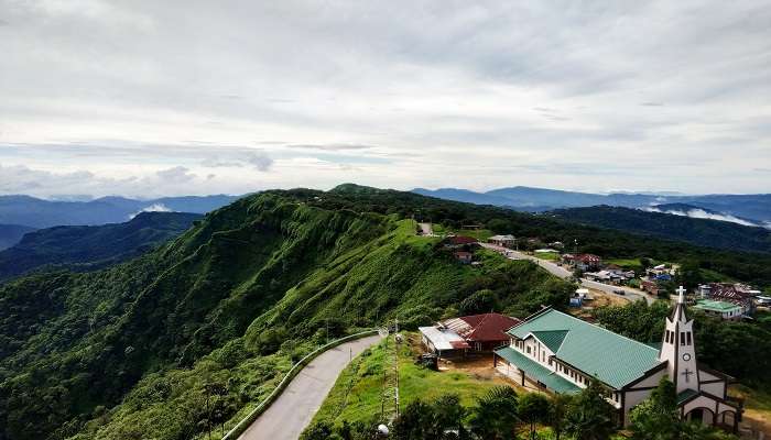 Visit the Hmuifang Tlang Peak near the Vantawng Falls