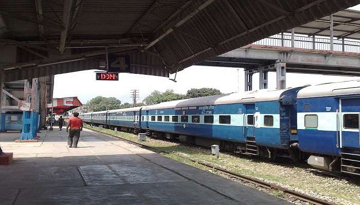 Reach to Happy Valley in Mussoorie by train.