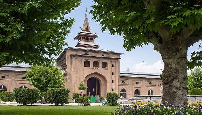 A Panoramic View of the Jamia Masjid In Srinagar