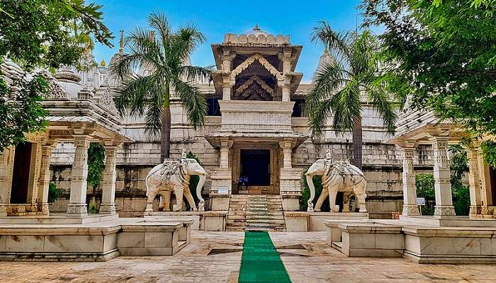 Kumbhariya Jain Mandir near Sun Temple Of Modhera.