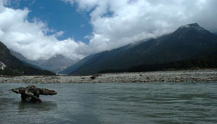  Stunning view of Cholamu Lake Sikkim. 