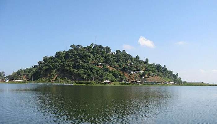 Make a trip to Loktak Lake near Imphal War Cemetery