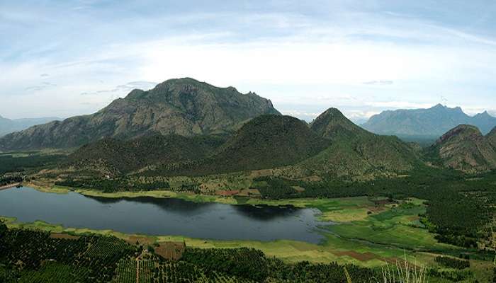 Manjalar Dam near the Thalaiyar Falls.