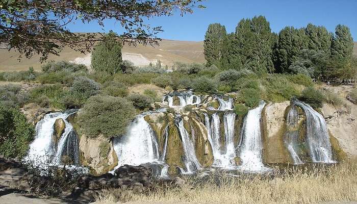 Muradiye Waterfall