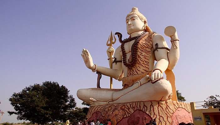 Statue of Shiva in Nageshvara Jyotirlinga located in proximity to Shivrajpur Beach