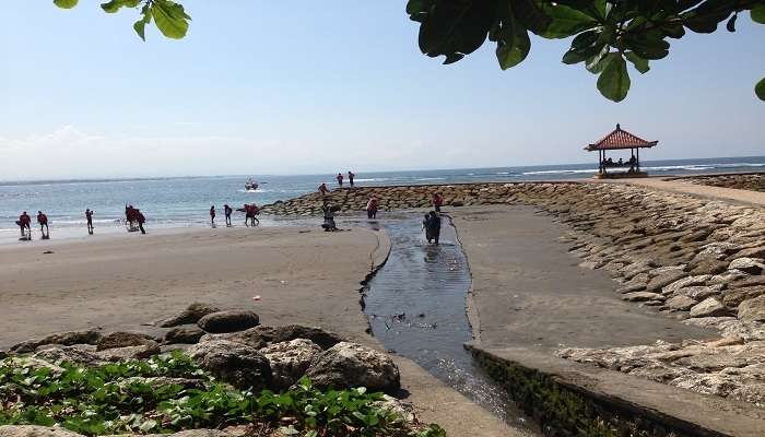  Memorial Museum le Mayeur and Sanur Beach during sunrise 