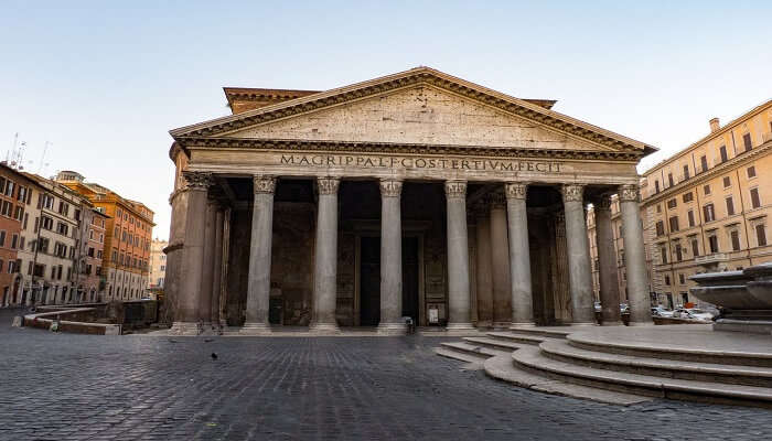 The iconic Pantheon in Rome