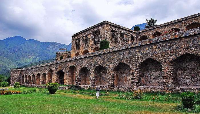 The royal Pari Mahal in Srinagar