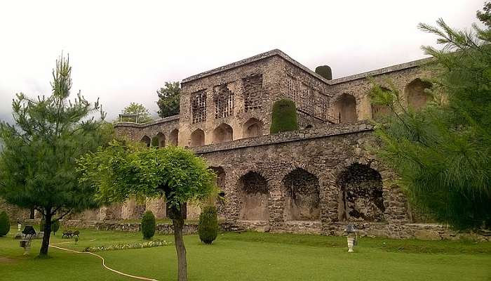 The Garden of the Pari Mahal offers a serene environment