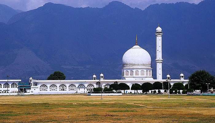 Appealing architecture of Hazratbal Shrine in Srinagar glowing in the night