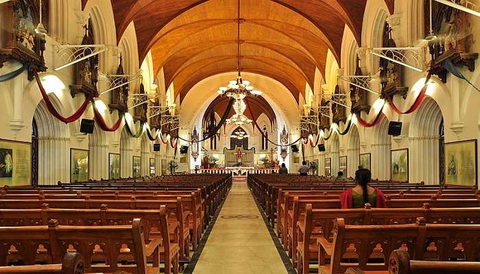 Inside view of San Thome Basilica near the top hotels in Mylapore